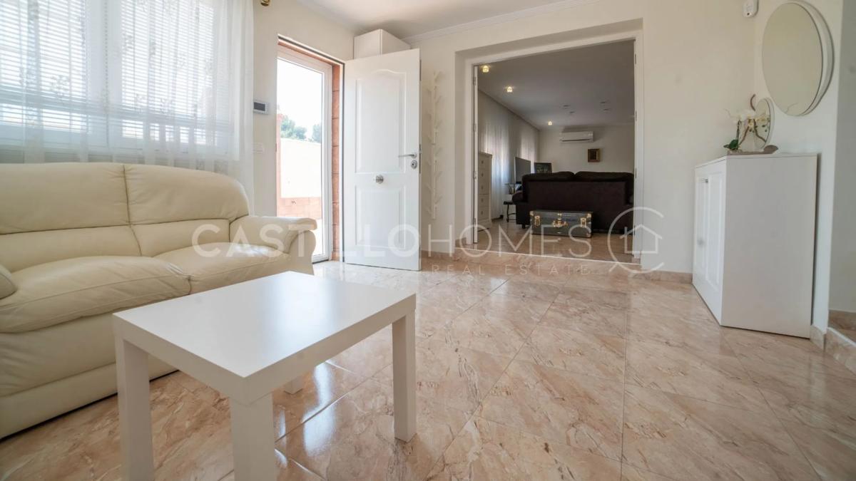 Properties for sale and rent in Spain photo 4