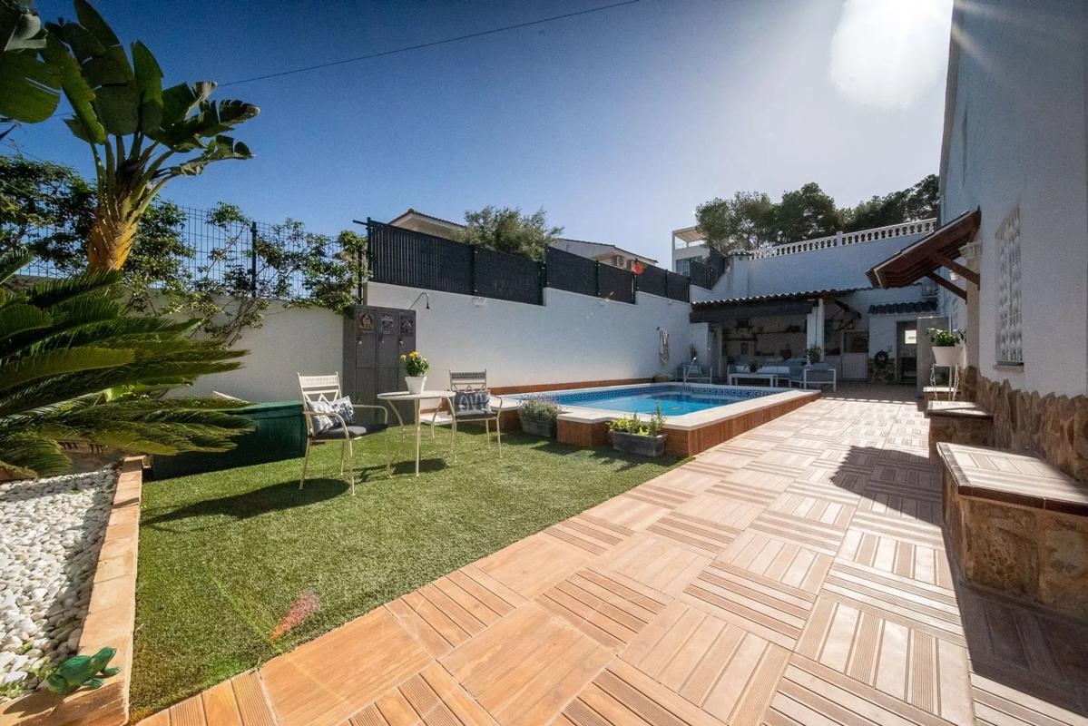Properties for sale and rent in Spain photo 2