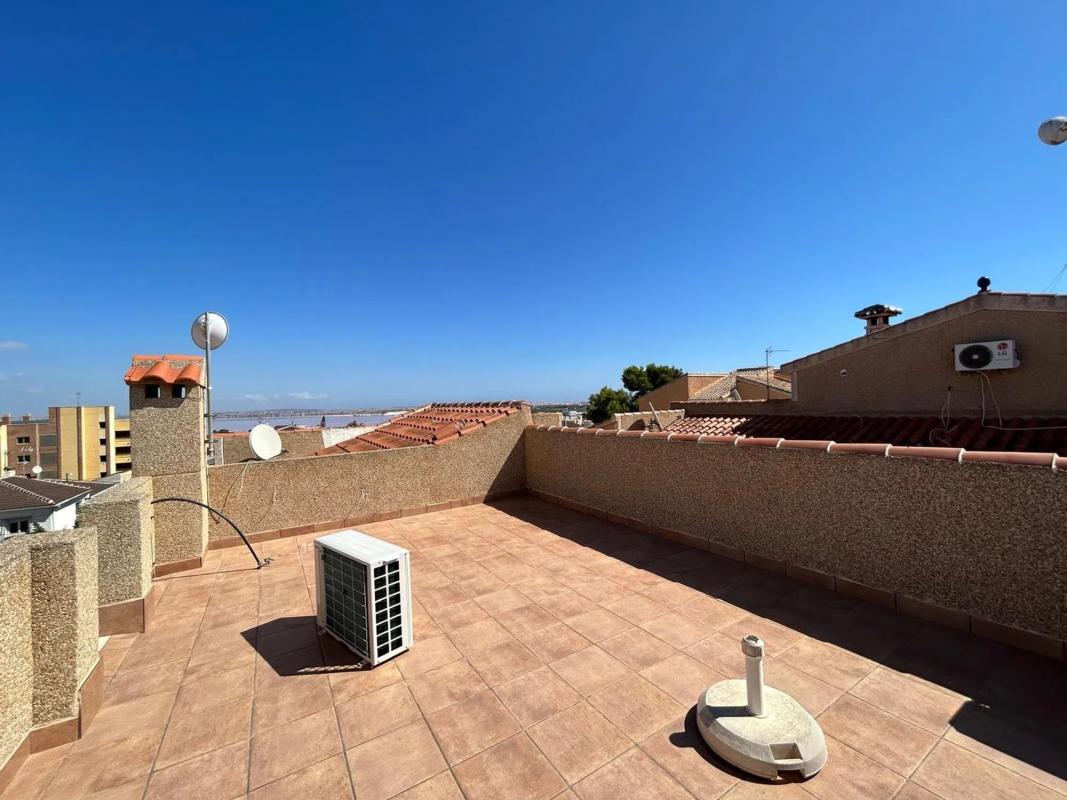 Properties for sale and rent in Spain photo 2