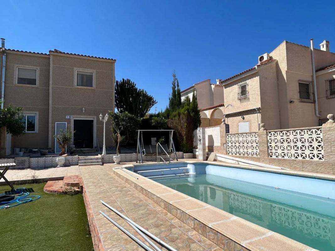 Properties for sale and rent in Spain photo 4