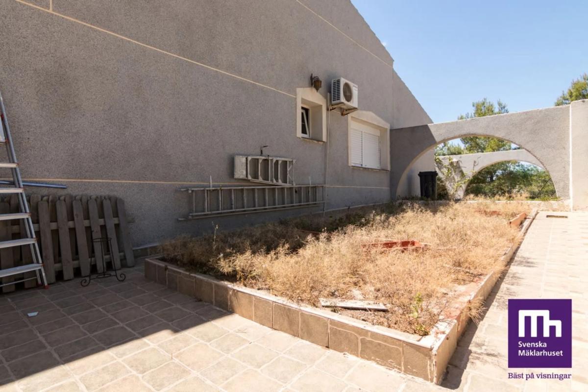 Properties for sale and rent in Spain photo 5