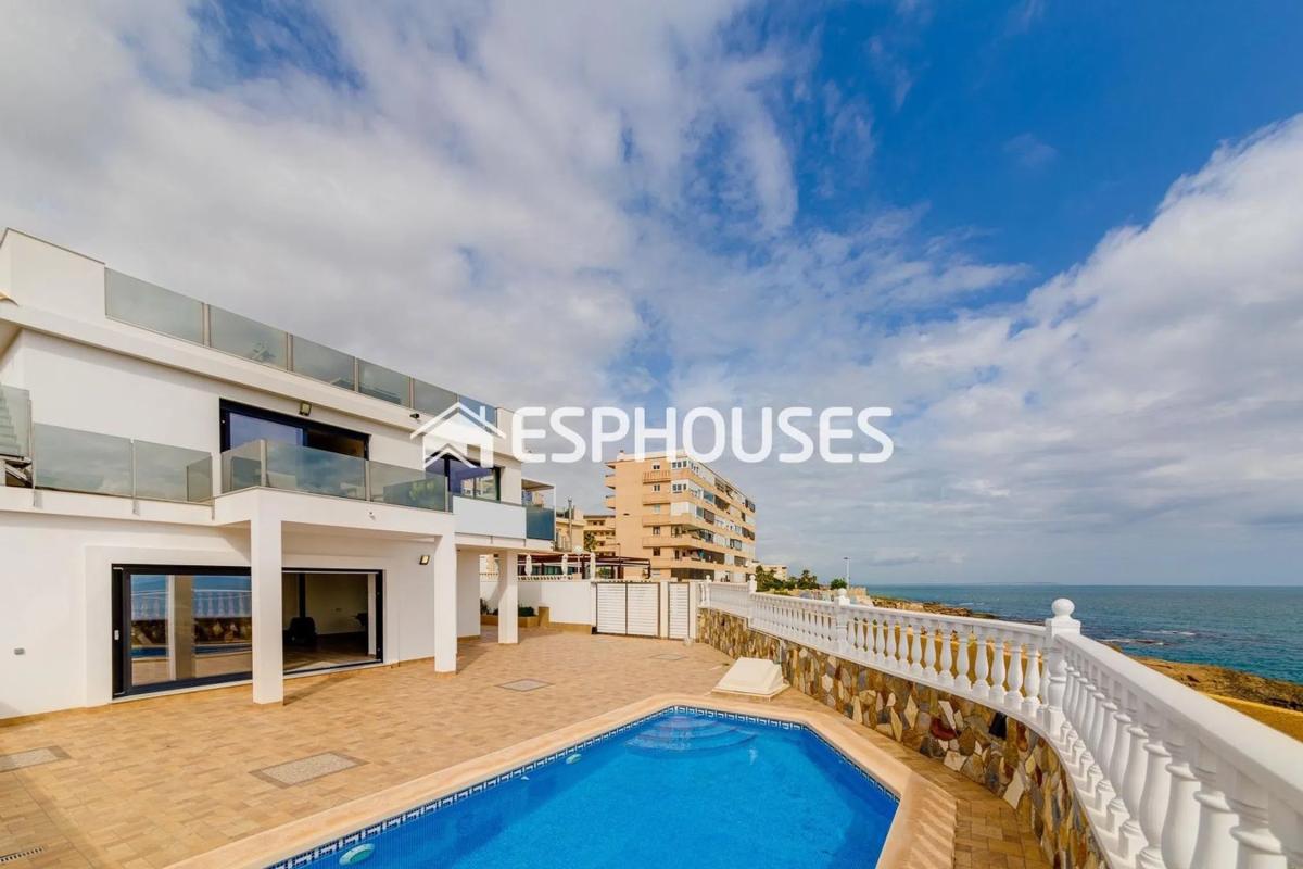 Sprzedaż niezależnego domku jednorodzinnego w Barrio Miramar - Torre del Moro, Torrevieja photo 1
