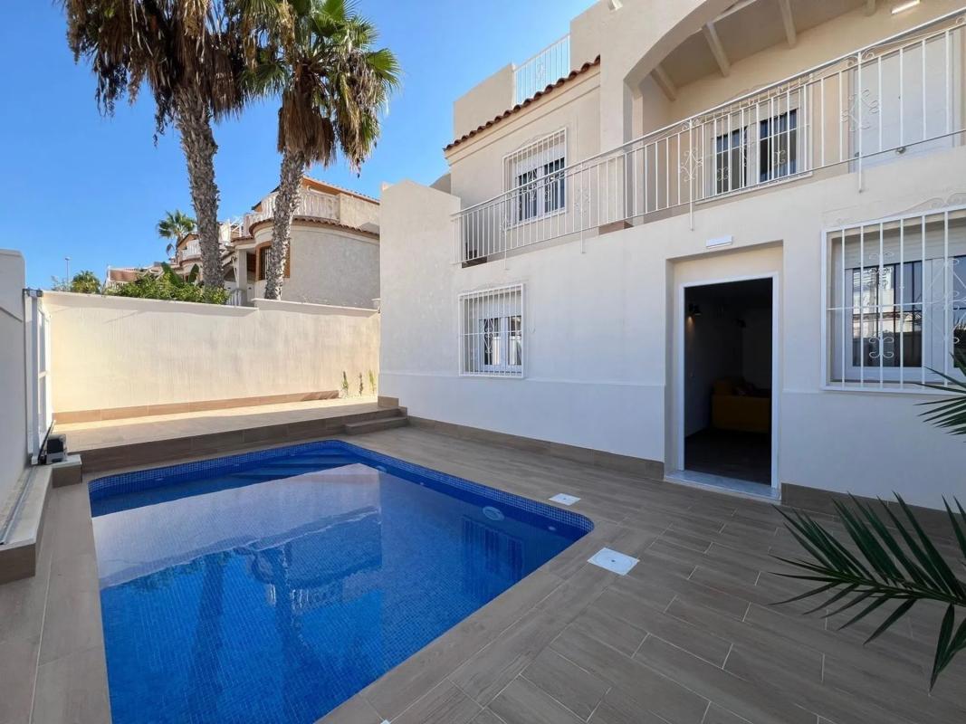 Properties for sale and rent in Spain photo 4