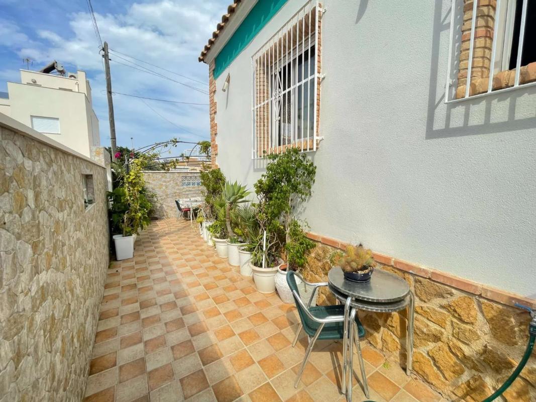 Sprzedaż niezależnego domku jednorodzinnego w  Barrio Zona los Frutales, Torrevieja photo 2