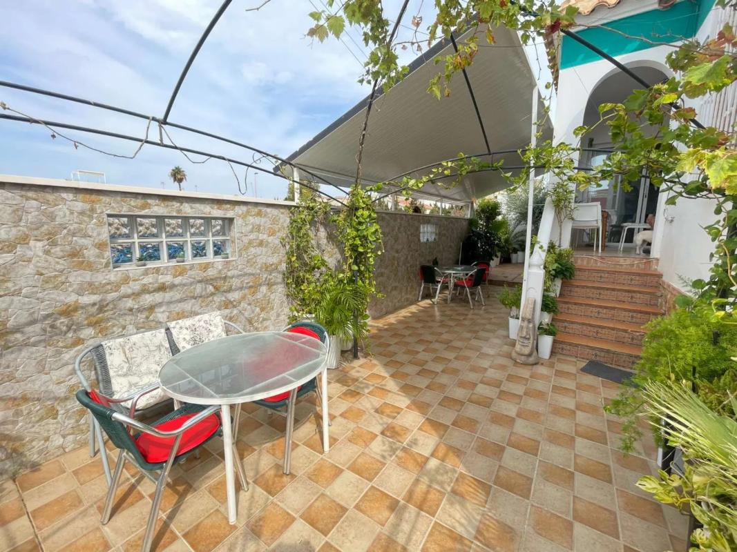 Sprzedaż niezależnego domku jednorodzinnego w  Barrio Zona los Frutales, Torrevieja photo 3