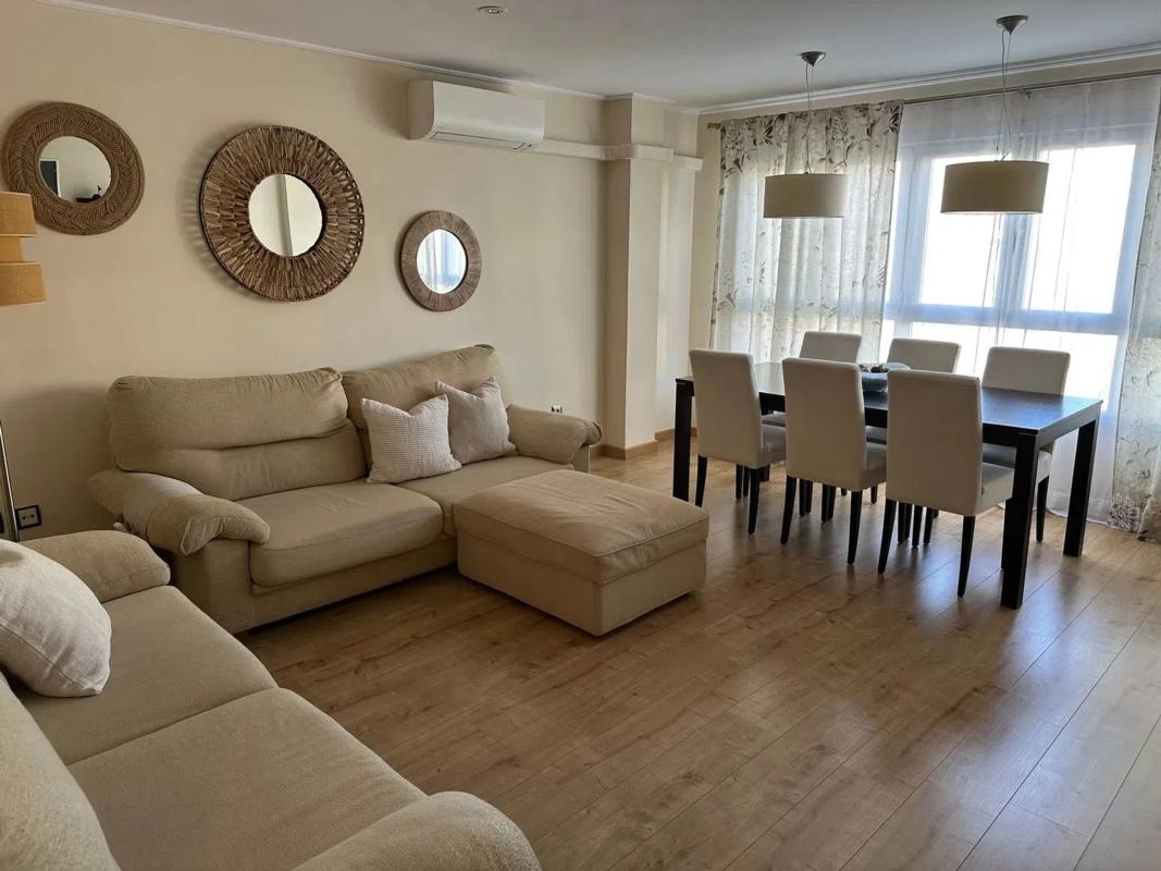 Sale of apartment in Calle Ciclón, 2, Torrevieja
photo 2
