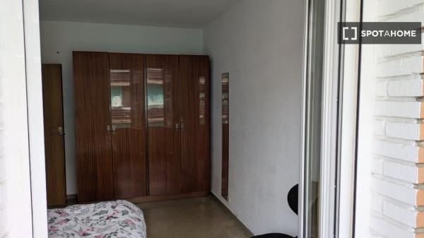 Se alquila habitación en piso compartido en Entrevías, Madrid photo 4
