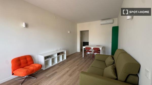 Estudio en alquiler en Av. de la República Argentina, Barcelona thumbnail 2