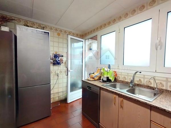 Sale of flat in Sax, Sax
 photo 2