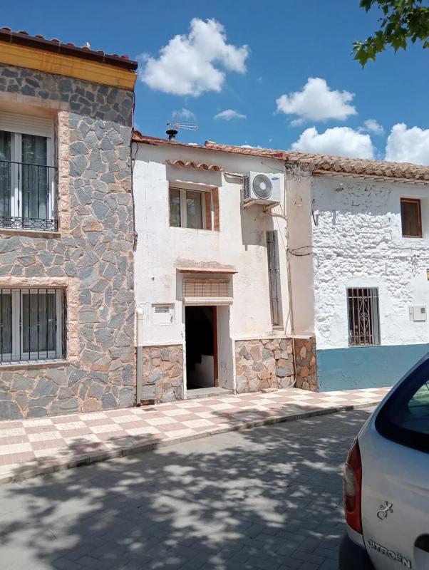 Propiedades en venta y alquiler en España photo 1