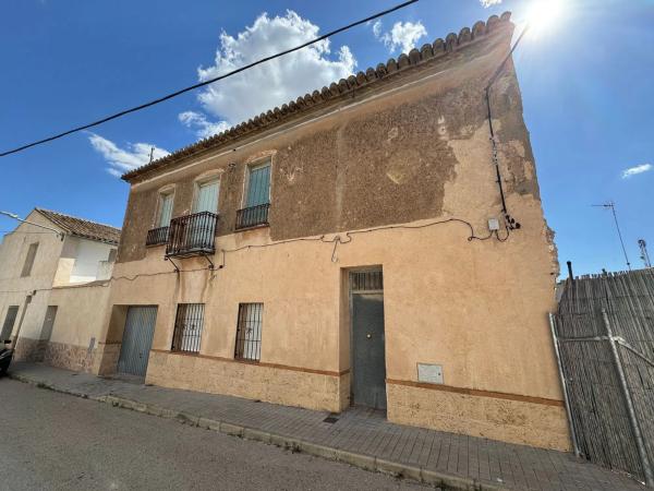 Chalet adosado en calle Poeta Antonio Machado photo 1