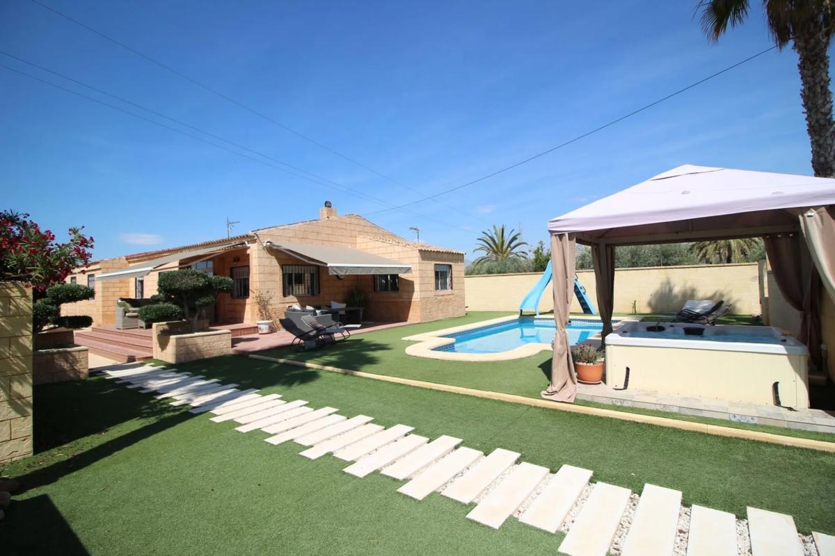 Properties for sale and rent in Spain photo 3