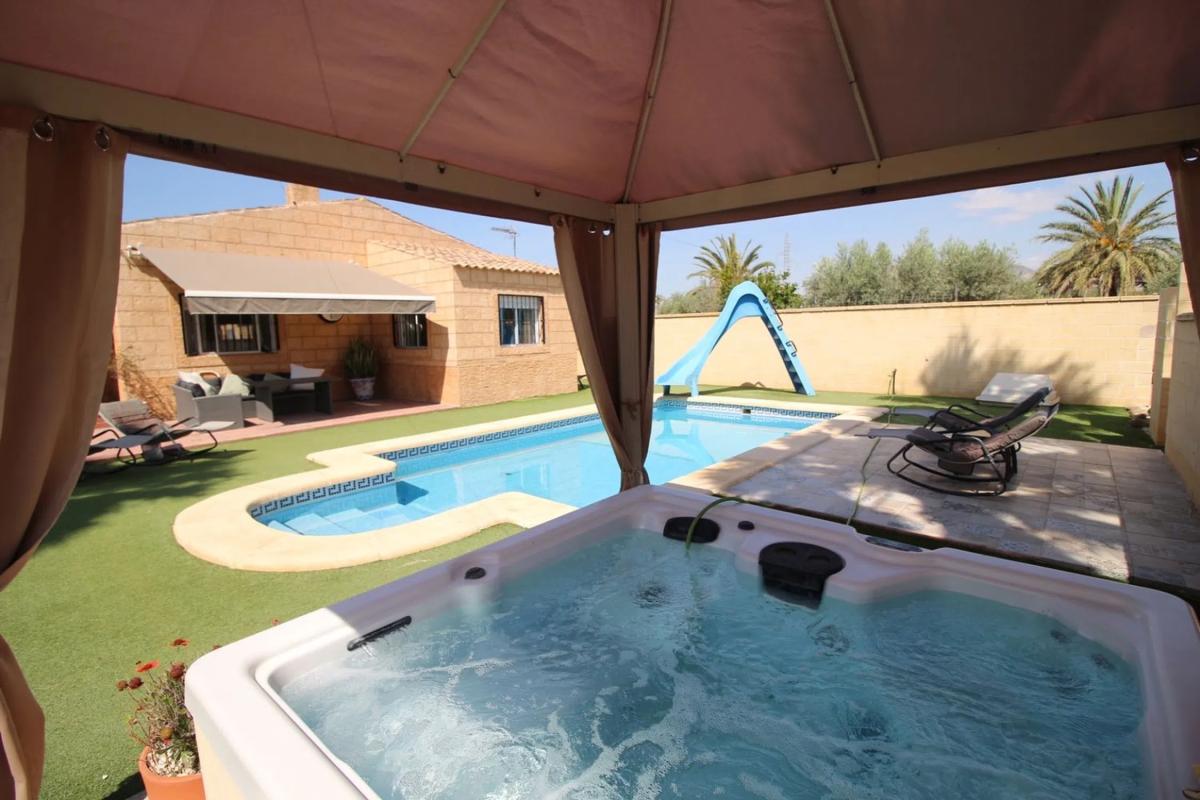 Properties for sale and rent in Spain photo 4