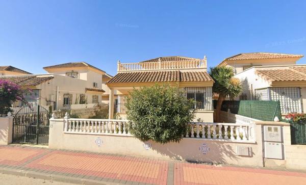 Chalet pareado en calle Portugal photo 1