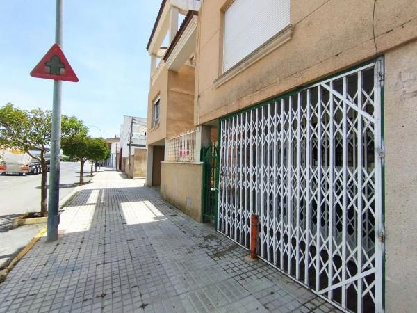 Local o nave en avenida de Villena photo 1