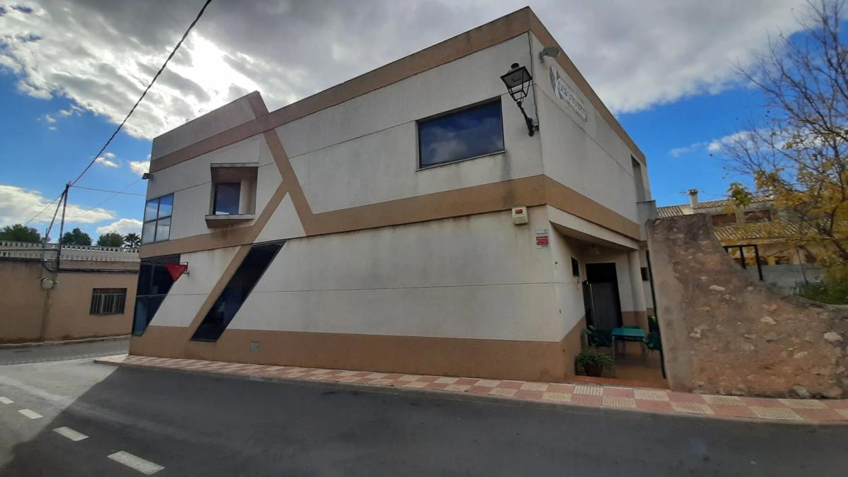 Properties for sale and rent in Spain photo 2