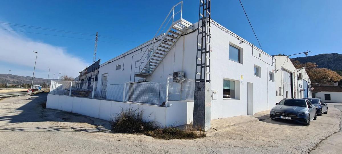 Propiedades en venta y alquiler en España photo 1