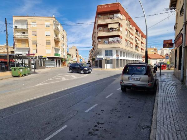 Local en calle Amparo Quiles, 31 photo 4