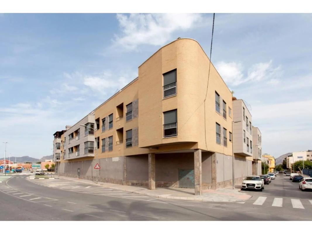 Propiedades en venta y alquiler en España photo 2