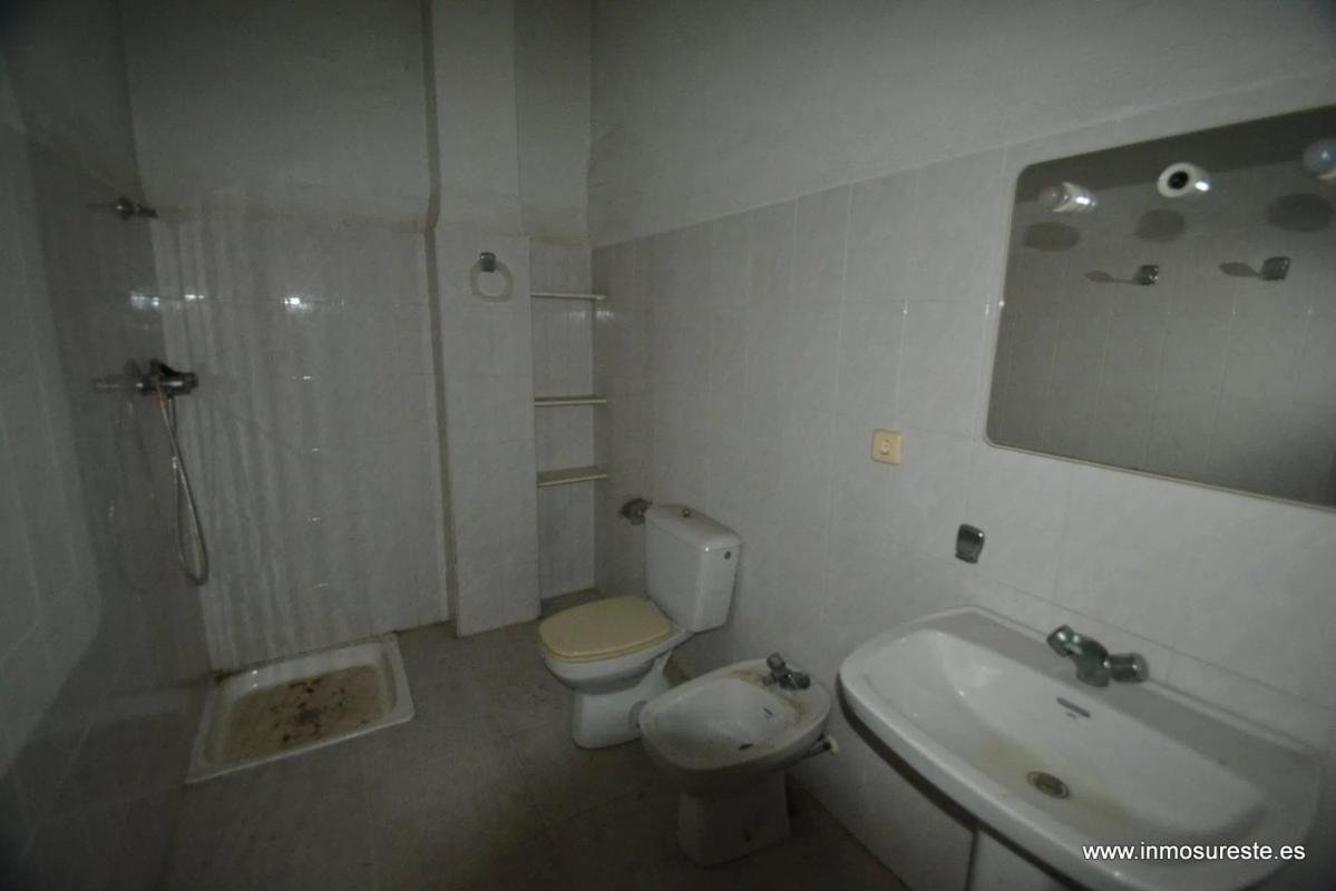 Propiedades en venta y alquiler en España photo 1