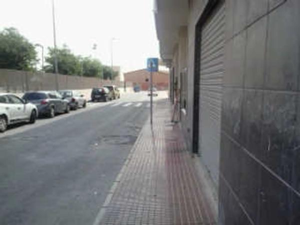 Local en calle Dolores Baeza Gil, 2 thumbnail 1