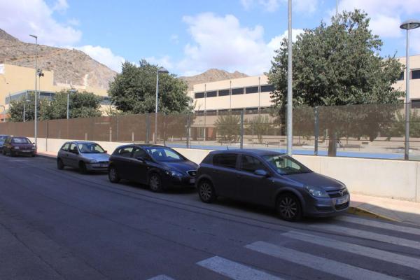 Local en calle dolores baeza gil, 5 thumbnail 1