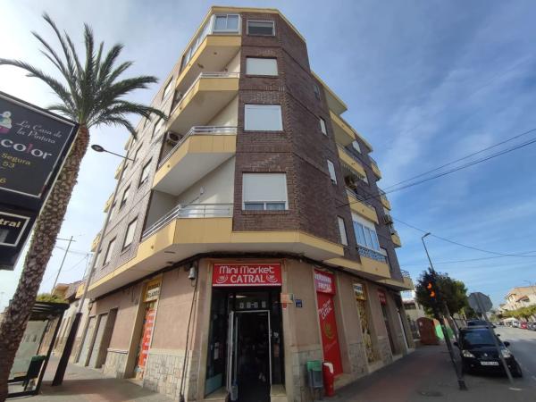 Local o nave en calle la Purísima thumbnail 1