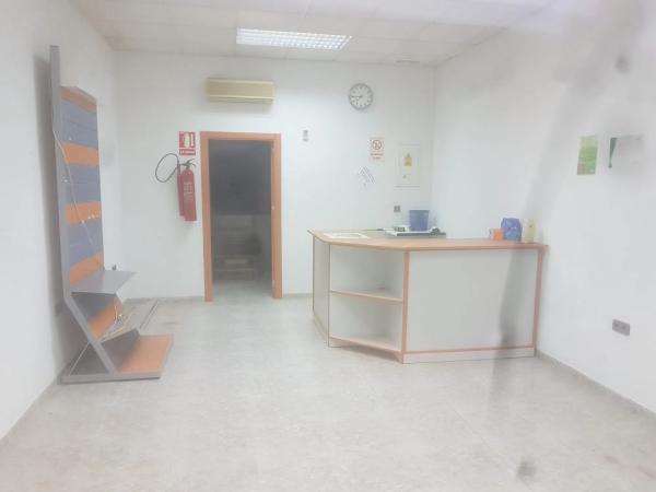 Local en calle Sierra de Segura s/n photo 4