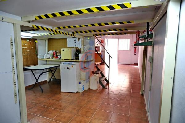 Local en calle Dolores Viudes Blasco, 13 photo 3