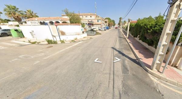 Local en calle Isla Dragonera thumbnail 2