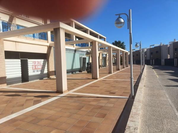 Local en calle Malaquita, 1 thumbnail 2