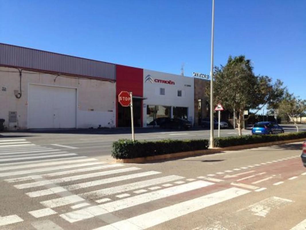 Propiedades en venta y alquiler en España photo 1