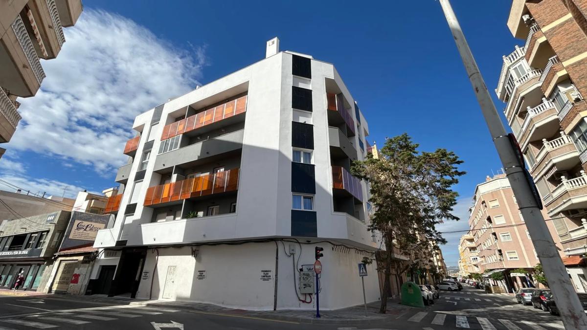 Propiedades en venta y alquiler en España photo 1