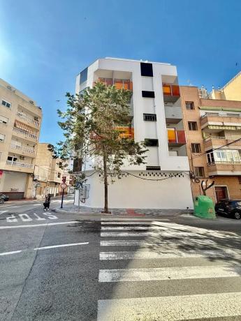 Local en calle de Orihuela photo 1