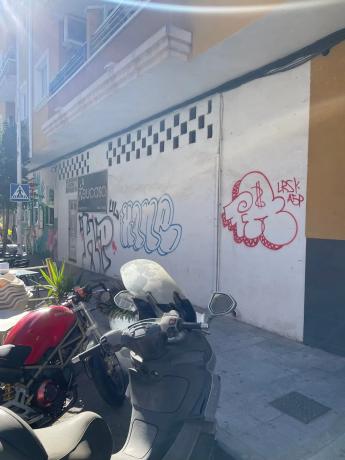 Local en calle Villa Madrid, 11 photo 1