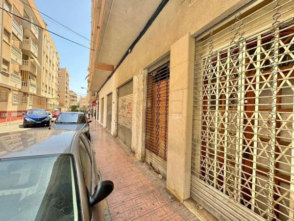 Local o nave en calle la Loma photo 1