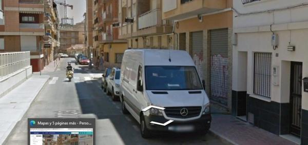 Local en calle Ramón Gallud photo