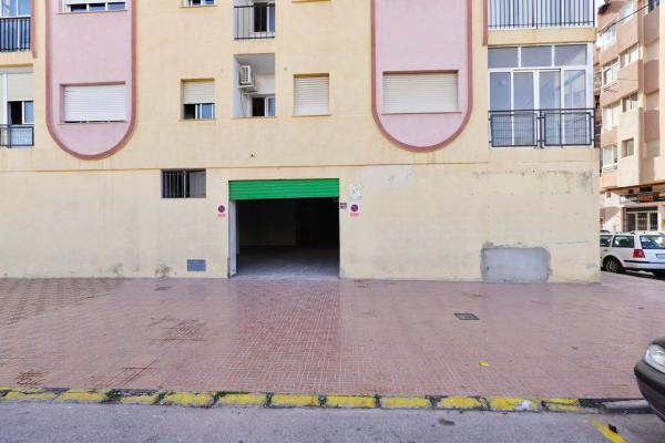 Local en calle los Gases s/n photo 3