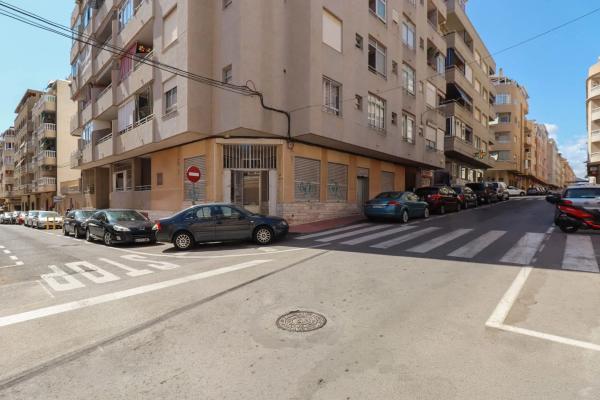 Local en calle la Loma, 82 photo 2