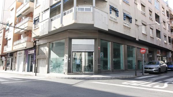 Local en calle Zoa, 23 photo 1