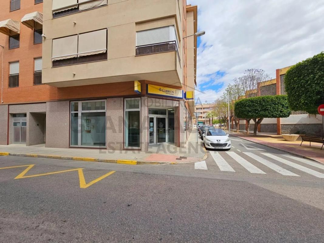 Propiedades en venta y alquiler en España photo 1