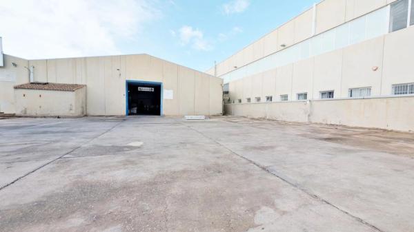 Nave en Crevillente photo 1