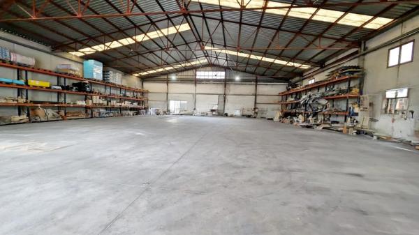 Nave en Crevillente photo 2