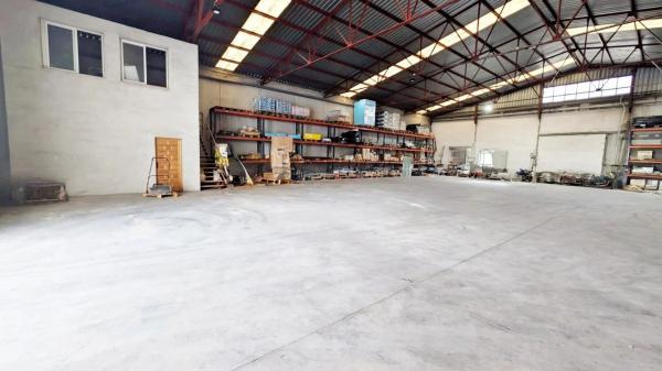 Nave en Crevillente photo 3