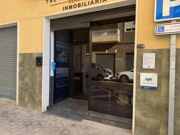Local en calle Segovia photo 2