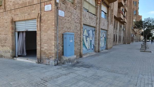 Local en calle Germans Navarro Caracena, 131 photo 4