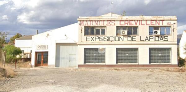 Nave en carretera Nacional N-340 photo 1