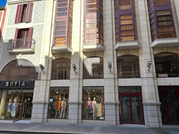 Local en calle Pont dels Ortissos photo 1