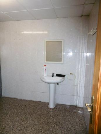 Nave en Barrio San Crispín thumbnail 1