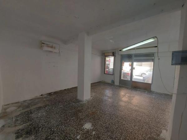 Local en calle Germans Navarro Caracena photo 4